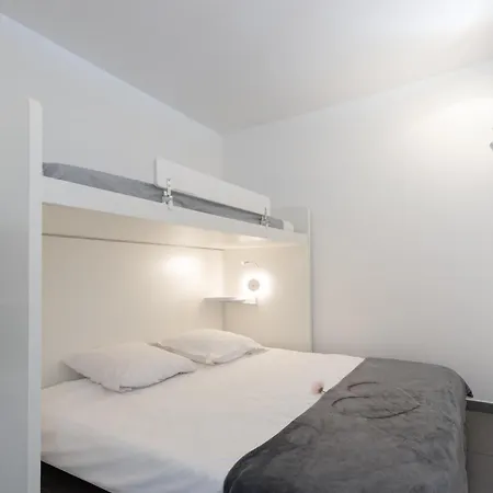 Front De Avec Parking Prive Apartamento