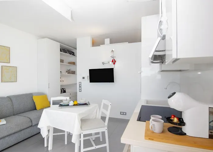 Front De Avec Parking Prive *