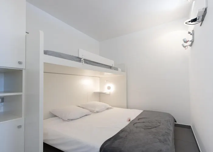 Front De Avec Parking Prive Apartamento