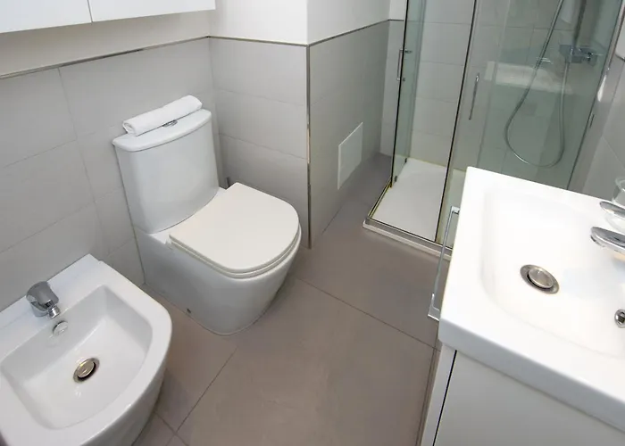 Front De Avec Parking Prive Апартаменти